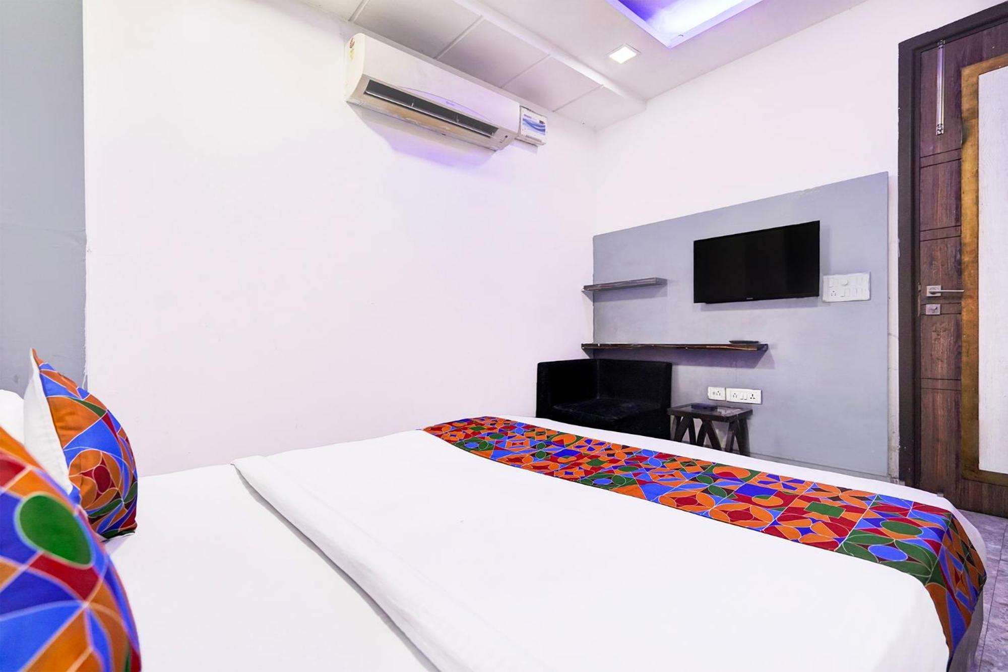 Fabhotel Season Grand Delhi  Exterior photo